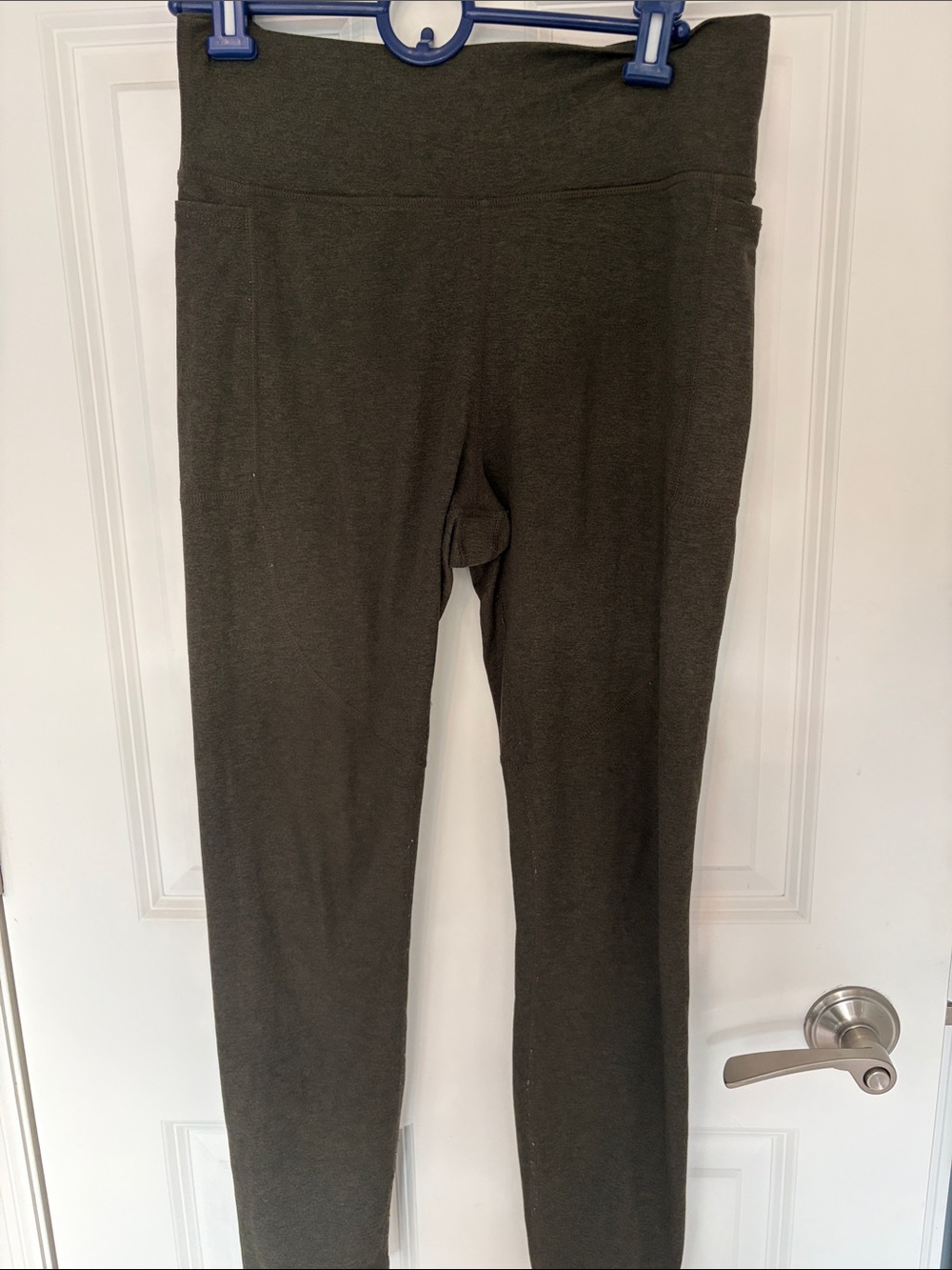 Vuori Women's High-Waist Olive Green Leggings